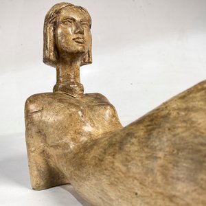 Escultura "Dama" en Yeso - Medidas 35 x 19 cm - imagen 2