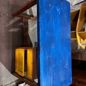 Escritorio de Madera con 3 Cajones y Tapa Azul - imagen 2
