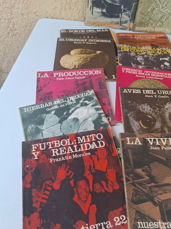 Colección de libros antiguos y modernos en buen estado - imagen 2