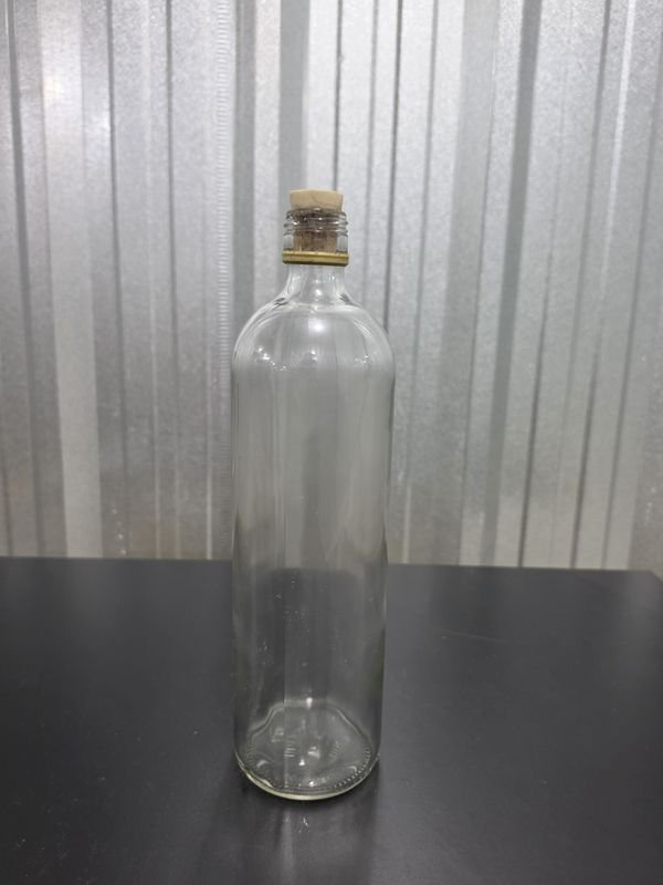 Botella de Vidrio Transparente con Tapón de Corcho