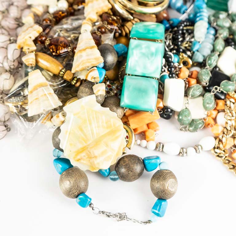 Collares de piedra y lote de bijoux en venta - imagen 2
