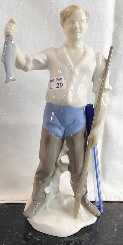 Figurita de pescador en porcelana alemana Carl Scheiding Grafenthal - imagen 1