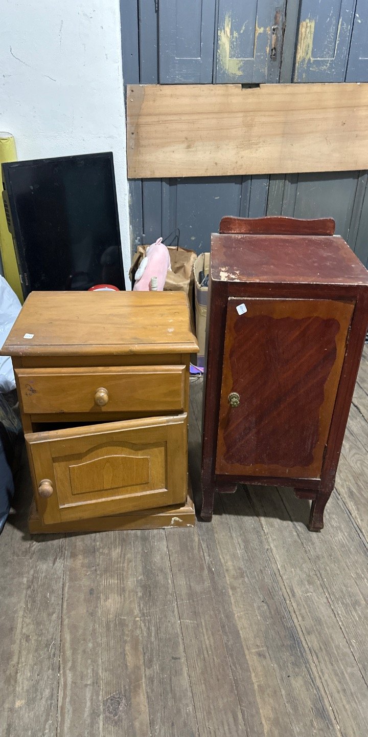 Juego de 2 Mesas de Luz de Madera
