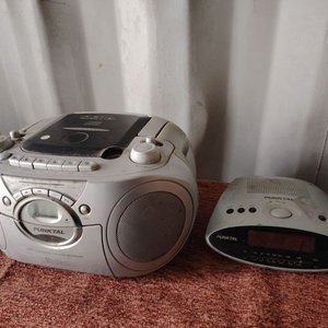Radio Grabador con CD, Cassette y Radio Despertador Marca Punktal - imagen 4