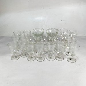 Lote anterior: Juego de 20 Copas y Recipientes de Cristal Hialino para Postre