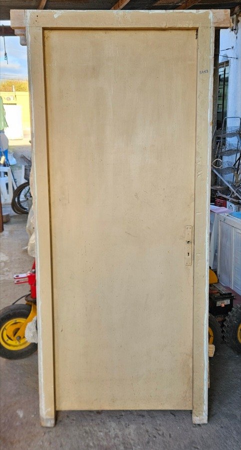 Puerta interior con marco