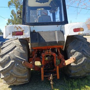Tractor Case 1070 con Cabina Cerrada - imagen 2