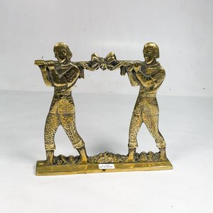 Lote anterior: Figura de Bronce: Dos Personajes Sosteniendo un Lazo
