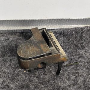 Sacapuntas Antiguo Forma Piano Vintage - imagen 5