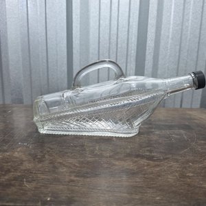 Decantador de Vidrio con Asa y Grabado - imagen 3