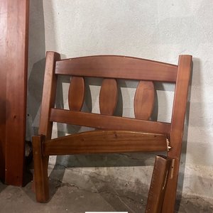 Cama de Madera con Colchón Desmontada - imagen 3