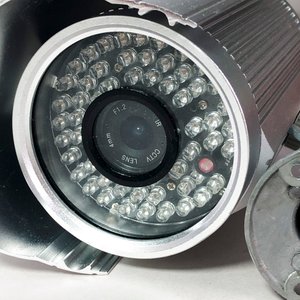 DVR Negro y Cámara IP Foscam Plateada (Sin Cables, Sin Probar) - imagen 4