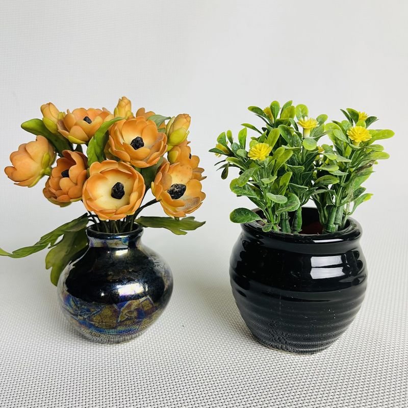 Vajillas de vidrio con flores y macetero - imagen 2