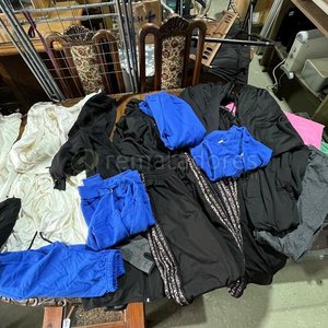 Lote anterior: Lote de Ropa Deportiva y Textiles Varios