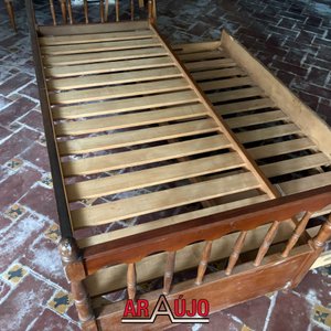 Lote de Camas de 1 y 2 Plazas para Restaurar - imagen 3