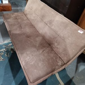 Lote anterior: Sofá Cama Marrón con Detalle