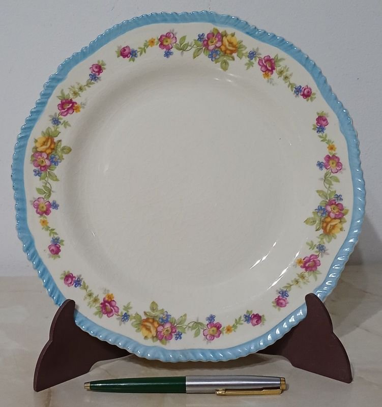 Lote anterior: Plato de Porcelana INGLESA Woods Ivory Ware