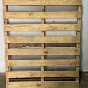 Lote siguiente: Pallet de Madera Pino Grande Estructura Sólida