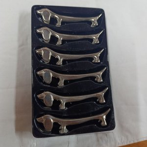 Apoya Cubiertos Perro Salchicha Metal Plateado Set x 5 - imagen 2