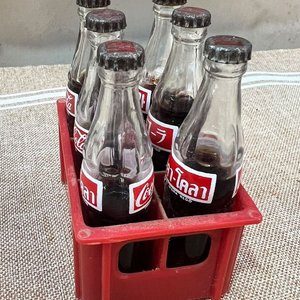 Conjunto Miniatura Coca-Cola: Cajón Madera y Botellitas - imagen 7