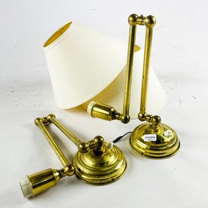 Par de apliques articulados en metal dorado de 43 cm con pantalla - imagen 1