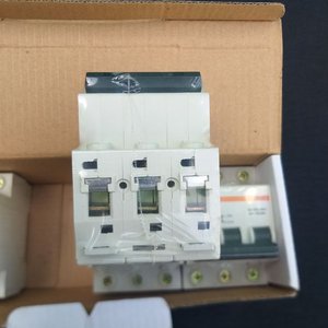 4 Llaves Termomagnéticas Trifásicas TQC BH17 10A - imagen 2