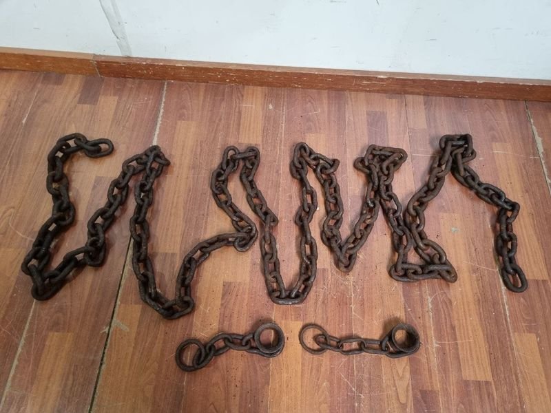Cadena Antigua de Hierro Forjado Rústico con Grilletes - 6.5 Metros