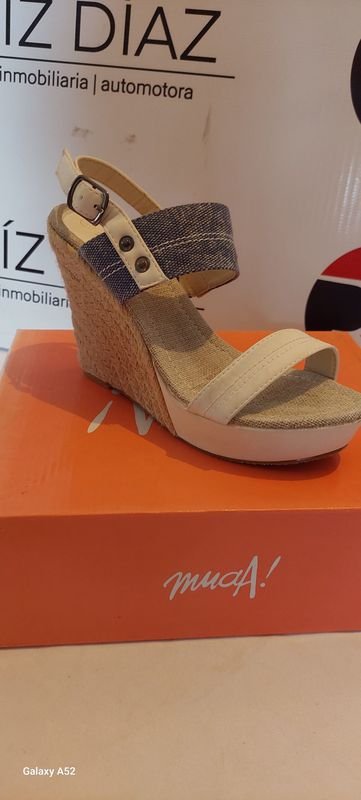 Calzado de Talla 38 en Buena Condición - imagen 3