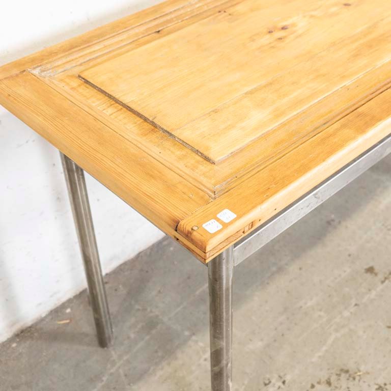 Mesa de madera con base metálica inoxidable - imagen 2
