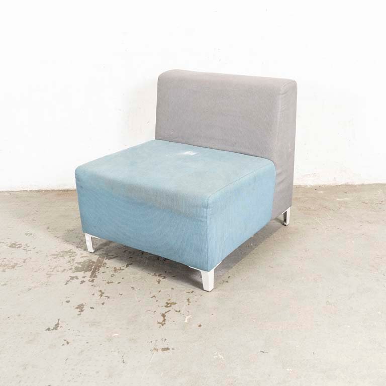 Lote siguiente: Mueble de tapicería deteriorado