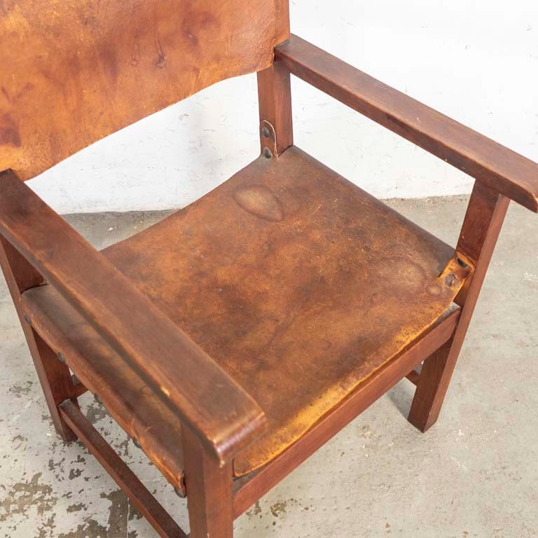 Sillón estufero de madera y cuero con detalles en el lustre - imagen 2