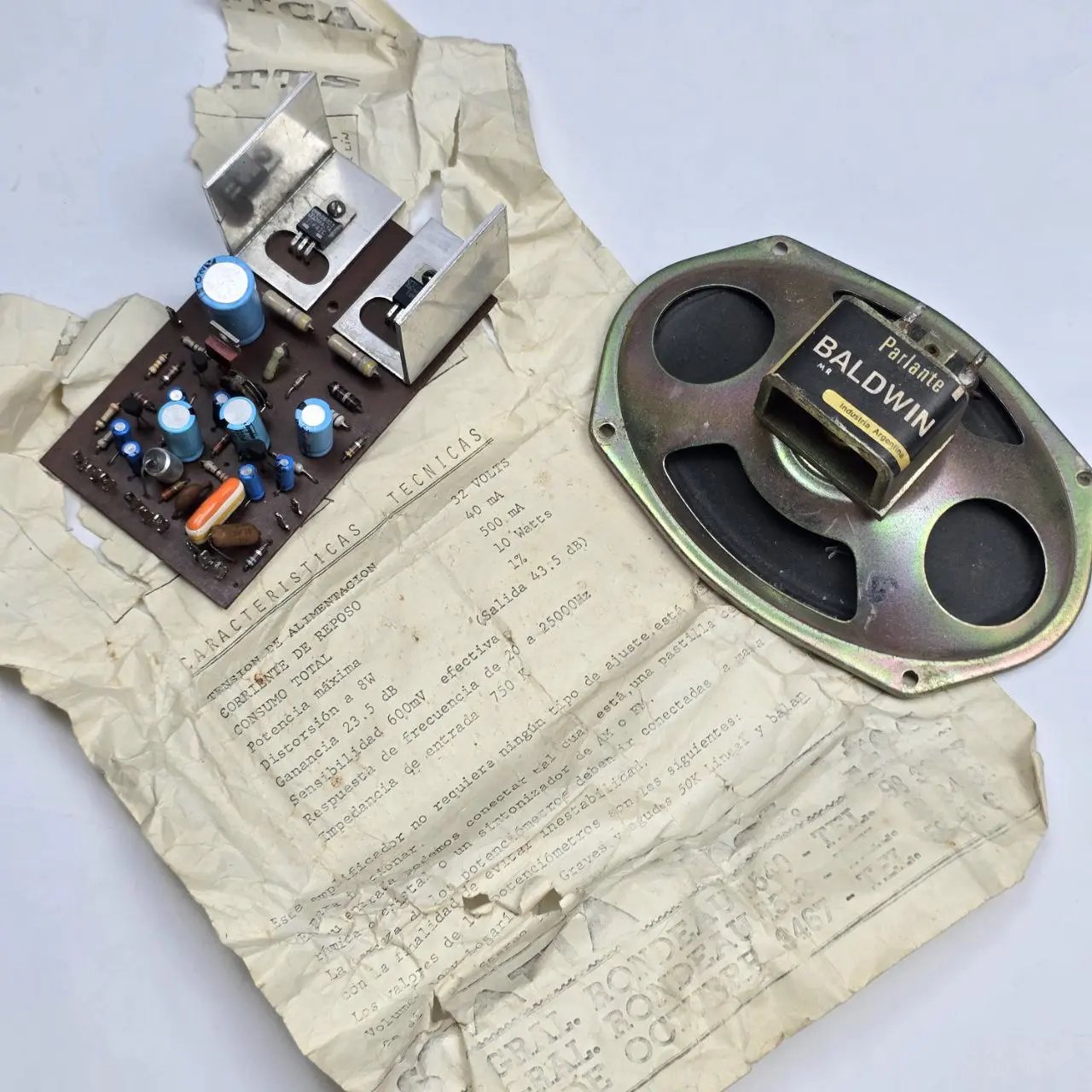 Item lote-41-amplificador-y-parlante - Image 0