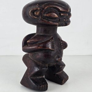 Estatua Pigmeo de Camerún en Madera Oscura - imagen 6