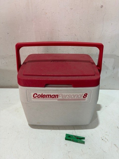 Conservadora Chica Coleman Personal 8 Roja y Blanca