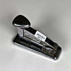 Engrapadora Antigua Scout de Metal - Coleccionismo - imagen 4