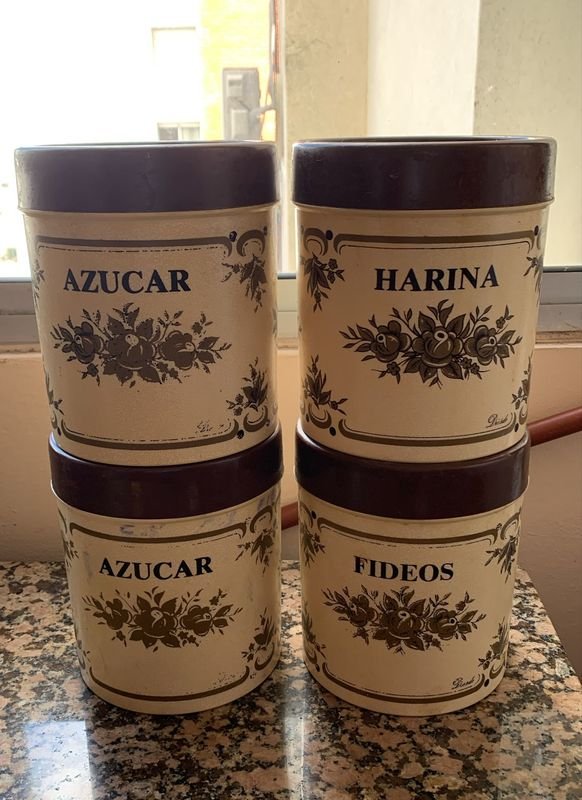 Frascos de cocina en plástico con etiquetas y metro - imagen 2
