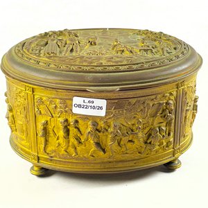 Alhajero Oval de Bronce Labrado con Escenas Figurativas - imagen 1