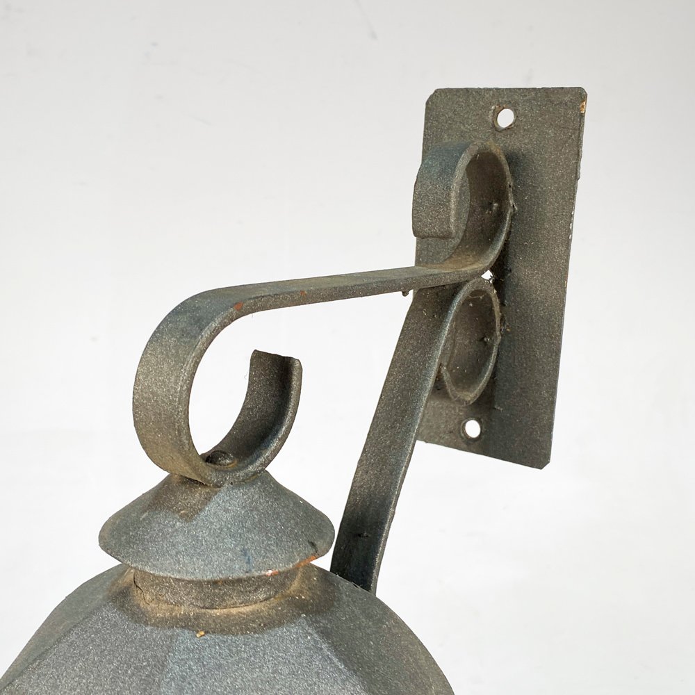 Farol de chapa negro con faltante - imagen 2