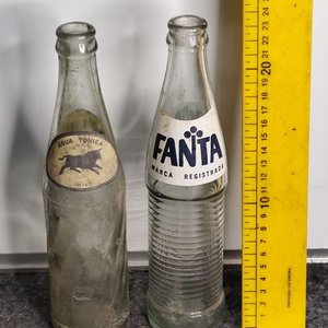 Dos Botellas Antiguas: Fanta y Paso de los Toros - imagen 1