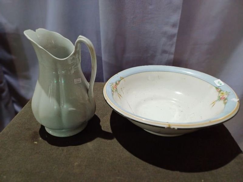 Lote siguiente: Jarra de loza inglesa y palangana porcelana KPM