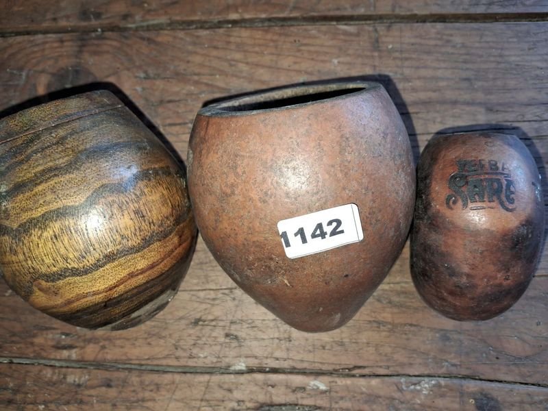 Lote siguiente: Lotes de mates de madera tradicionales