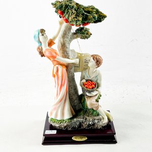 Lote anterior: Figura Alabastro Pareja Recolectando Frutas Árbol 33 cm