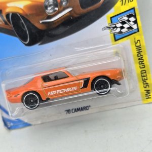 Hot Wheels 70 Camaro Naranja Escala 1:64 - imagen 2