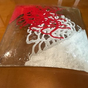 Centro de Mesa Cuadrado de Vidrio Pintado Rojo y Blanco - imagen 2