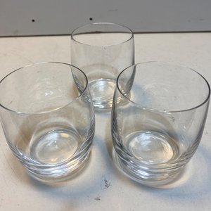 Jarra de Vidrio, Hielera Metálica y Vasos Surtidos con Fuentes - imagen 3