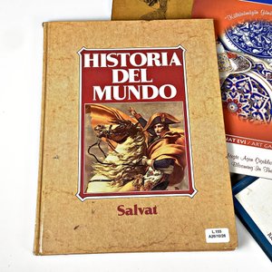 Ocho Piezas: Cuadros de Caricaturas y Libros de Arte - imagen 2