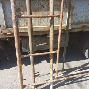 Lote de Andamios Metálicos: 5 Laterales y 12 Crucetas - imagen 5