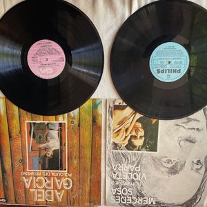 Lote anterior: Lote de 2 Vinilos: Abelardo Parra "Pololita del Regreso" y Mercedes Sosa "Violeta Parra"