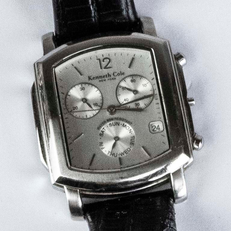 Lote anterior: Reloj Kenneth Cole con problemas