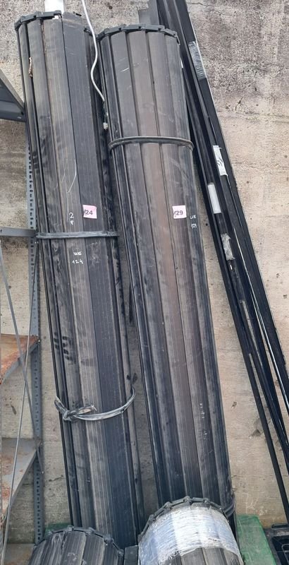 Cortina de enrollar con eje de aluminio negro